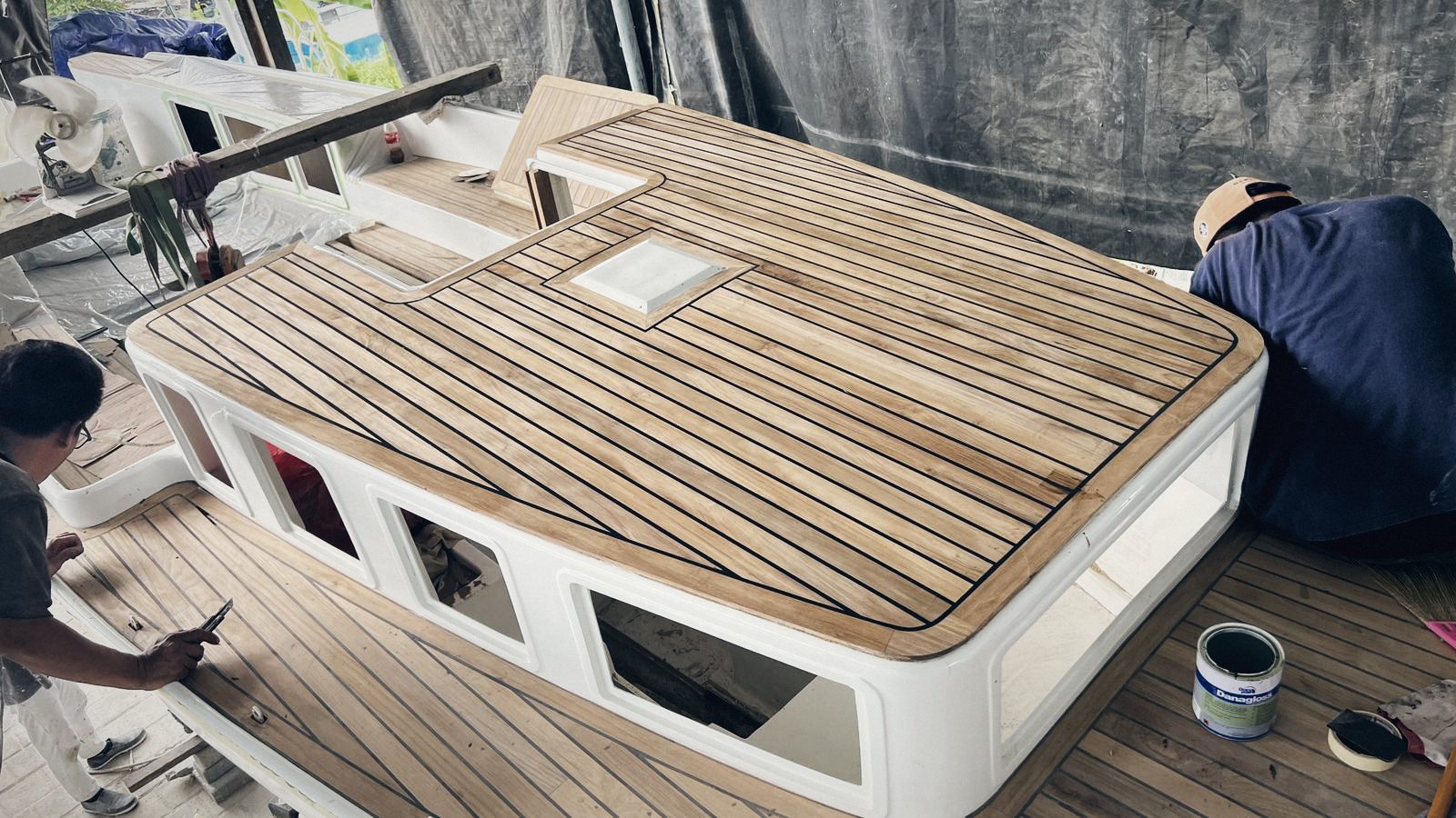 Laying a teak deck on a cabin top